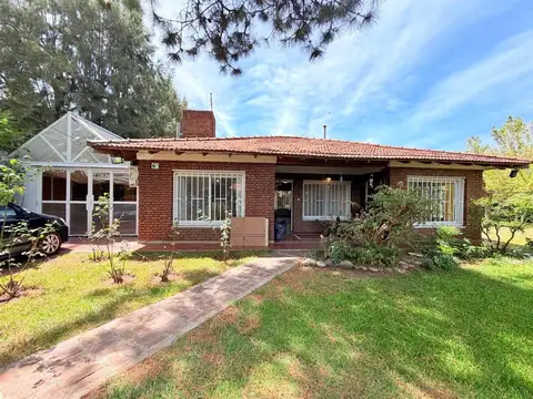 Casa a la venta con escritura. Los rosales 