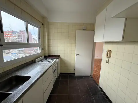 Departamento de 2 ambientes con cocina independiente.