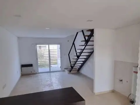 Depto Tipo Casa en Venta de 3 ambientes