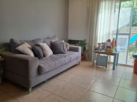 Depto Tipo Casa en Venta en General Fernandez Oro, USD 78.000