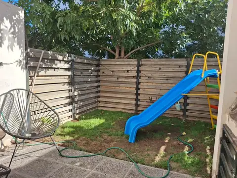 Depto Tipo Casa en Venta con 1 cocheras