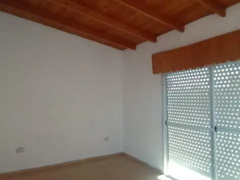 Casa en Alquiler en Gonzalez Catan, $ 300.000