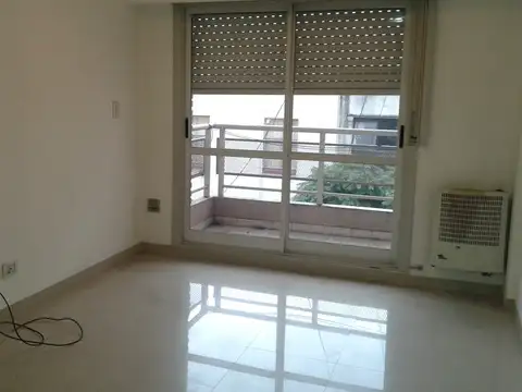 Departamento en Alquiler en Moron Sur, $ 300.000