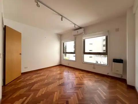 Lindísimo monoambiente dividido con mucha luz!