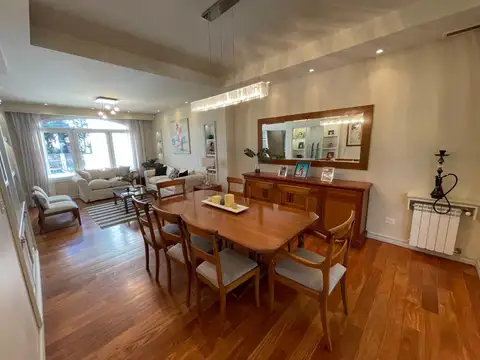 Casa en Venta con 5 cocheras