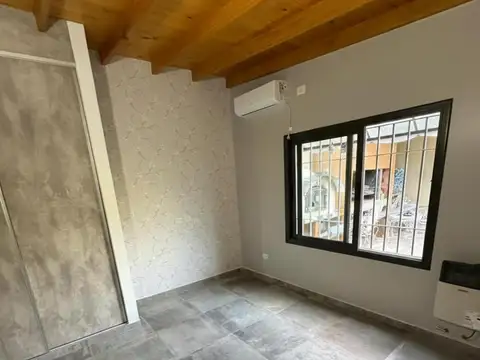 Casa 2 ambientes con 2 baños