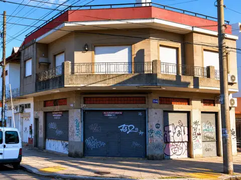 OPORTUNIDAD LOCAL DEPOSITO RAMOS MEJIA 92M2 LISTO PARA ESCRITURAR ESCUCHA OFERTAS