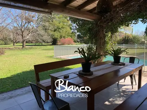 Casa en Venta con 1 cochera
