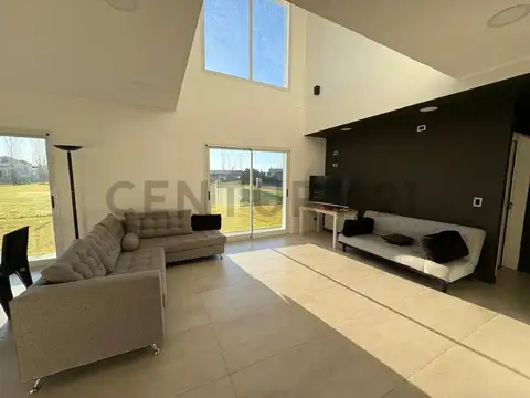 Casa en Venta en Club de campo Cruz del Sur, USD 249.000