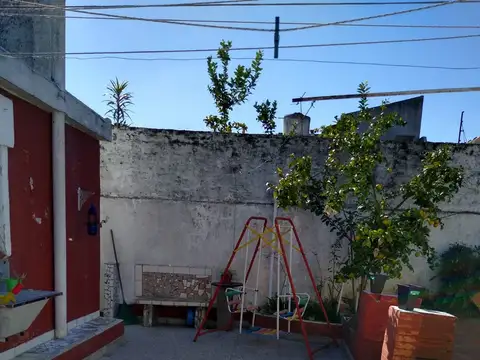 Casa 4 ambientes con 1 baño