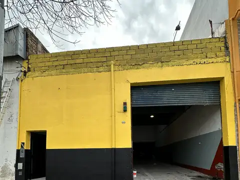 GALPON EN ALQUILER. SUPERFICIE 410MTS. 8,66 MTS X 47 MTS.