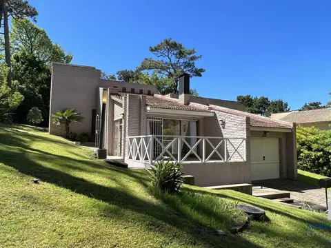 Casa 3 Dormitorios en Alquiler Temporario en Pinamar Zona Golf