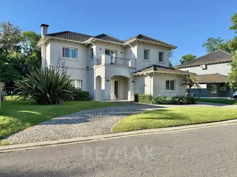 VENTA CASA BC EL AROMO ESCOBAR EXCELENTE PILETA