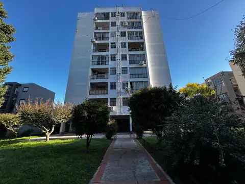 Departamento 4 AMBIENTES en complejo