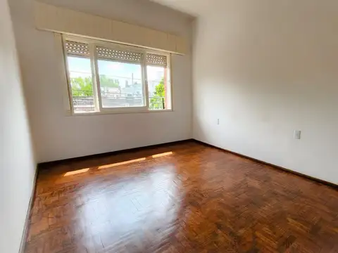 Depto Tipo Casa 4 ambientes con 1 baño
