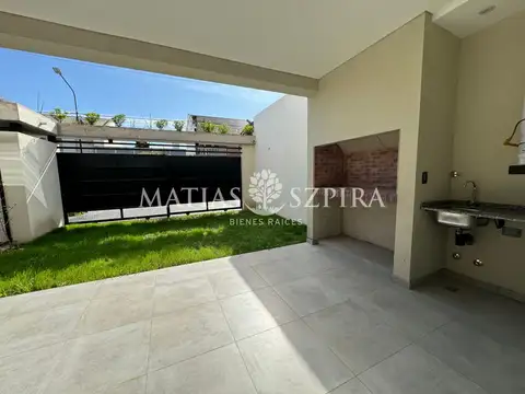 Casa - Venta - Argentina, Morón - Gdor Luis Monteverde 840