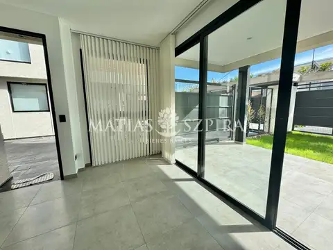 Casa en Venta en Castelar, USD 170.000