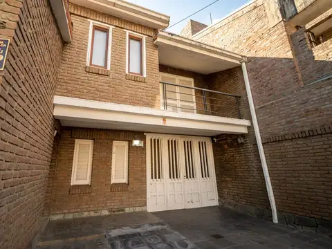 Casa 6 ambientes con 3 baños