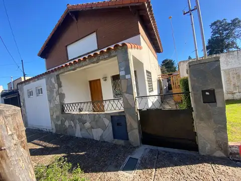 Casa ideal para 2 familias gran fondo libre