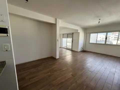 Departamento extensible a dos ambientes en Flores