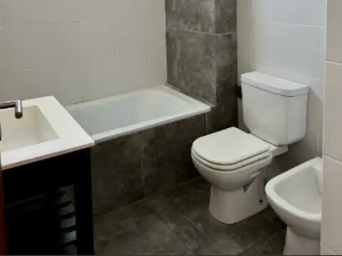 Departamento extensible a dos ambientes en Flores