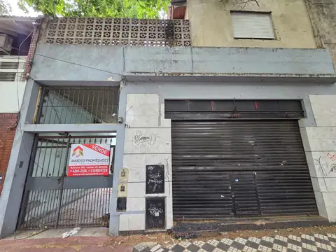 Gran lote ideal demolicion para construccion. Excelente ubicacion: Manuel Castro 911, Banfield