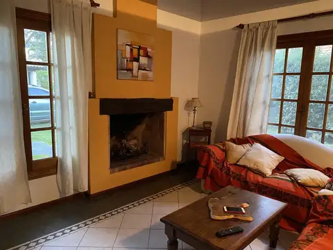 Casa en Alquiler Temporal con 2 cocheras
