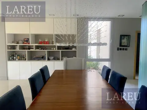 Casa en Alquiler de 5 dormitorios