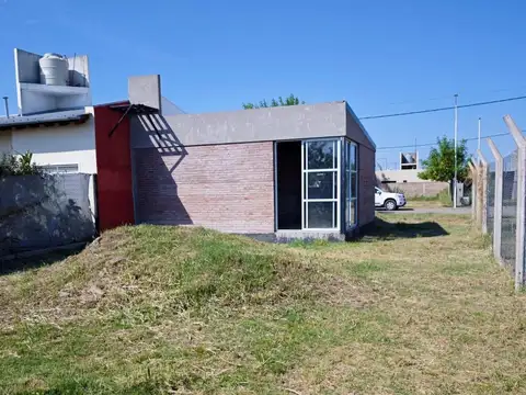 Casa 2 ambientes con 1 baño