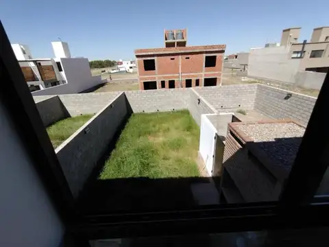 Depto Tipo Casa 4 ambientes con 2 baños