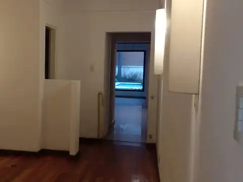 Casa en Alquiler con 2 cocheras