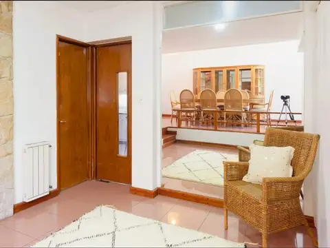 Casa 5 ambientes con 3 baños