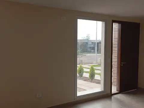 Depto Tipo Casa en Venta en Maipu, USD 119.000