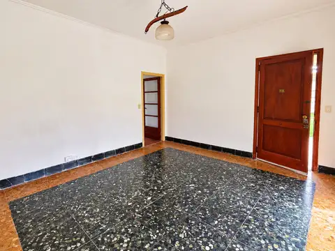 ¡APTA CREDITO! CASA SOBRE 2 LOTES EN SANTA RITA - 630 M²