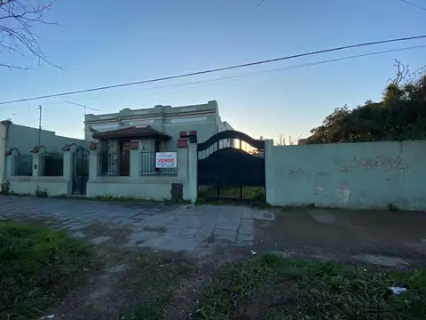 VENTA !!! CASONA SOBRE DOS LOTES !! AYACUCHO