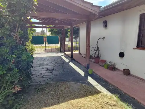 Casa de 2 dormitorios en venta Villa Elisa