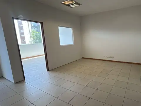 25 de Mayo al 1900 entre Belgrano y Moreno