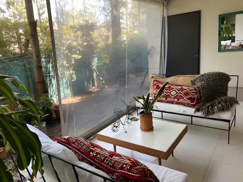 Boulevard del Sol - 2 ambientes con patio. VENTA CON RENTA