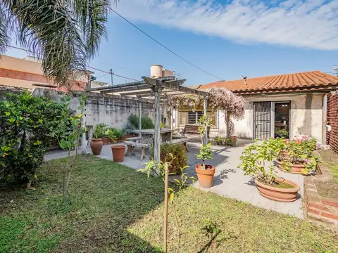 PH Casa al Frente 4 Ambientes con Patio y Parrilla