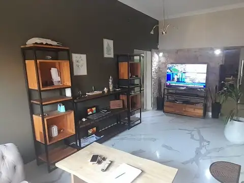 Casa 5 ambientes con 3 baños