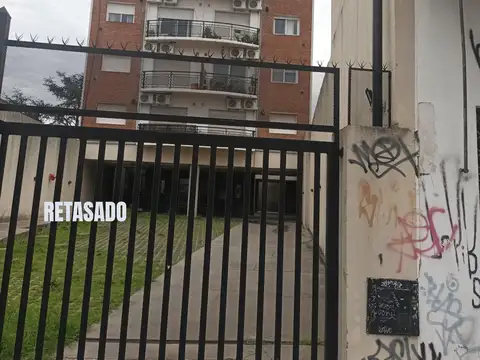 RETASADO  Excelente departamento al contrafrente. Inmejorable ubicación.