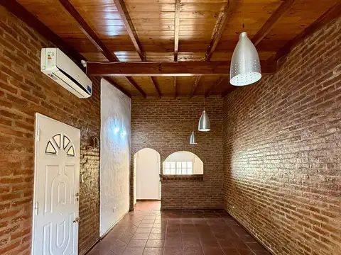 Casa en Alquiler con 1 cochera