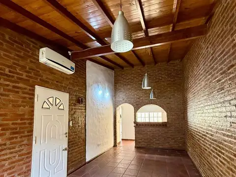 Casa 3 ambientes con 1 baño