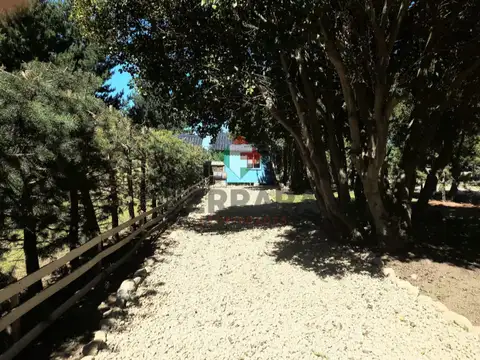 Hermoso lote en esquina en Abedules con Tiny lista para habitar!