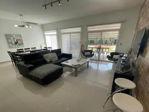 Casa en Venta al Oeste