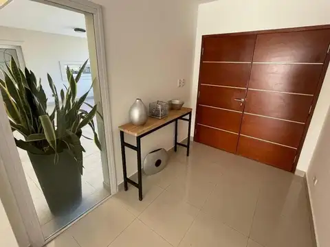 Casa en Venta en Francisco Alvarez, USD 370.000