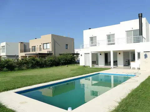 Ceibos  al 300: 3 DORMITORIOS -DEPENDENCIA - PISCINA- NÁUTICA -BARRIO CEIBOS