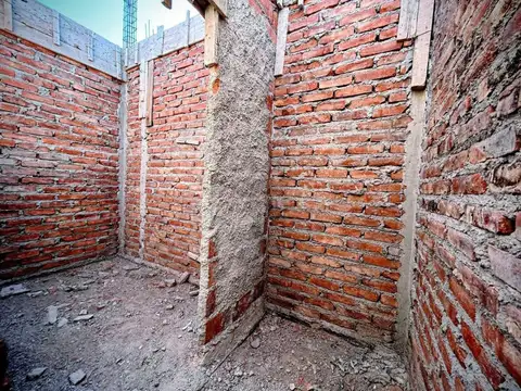 Casa 4 ambientes con 1 baño