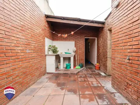 Casa 2 ambientes con 1 baño