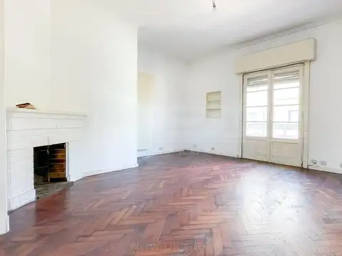 Suipacha 14, entre  Zufriategui y Aguado